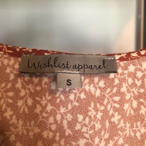 ❤️RED DITSY FLORAL PEPLUM TOP❤️ - Picture 2 of 3